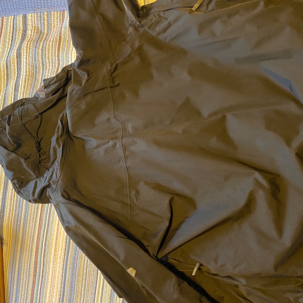 Helly Hanson - image 4